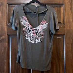 Fashion tshirt. Size small